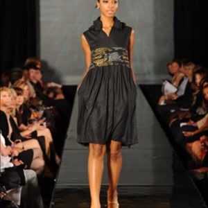 Long designed sleeveless shirt dress size small